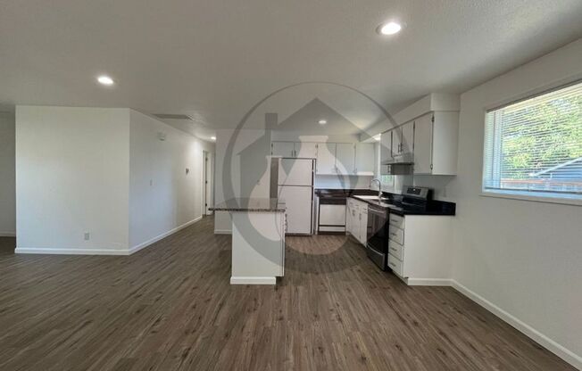 Single Level House- New Flooring-Freshly Painted. Rent Ready!!!!