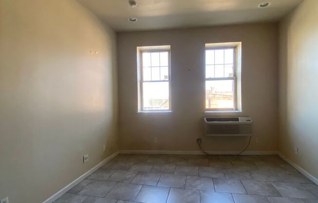 1 bed, 1 bath, $875