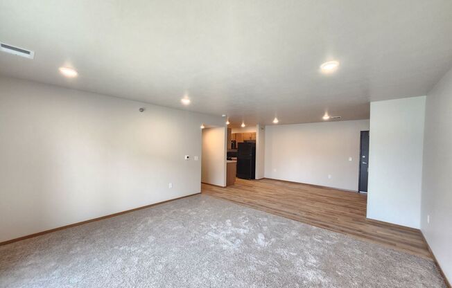 2 beds, 1 bath, 1,006 sqft, $1,290, Unit 3520 108