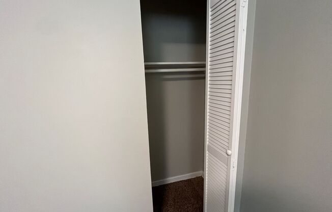 2 beds, 1 bath, 800 sqft, $899, Unit 106