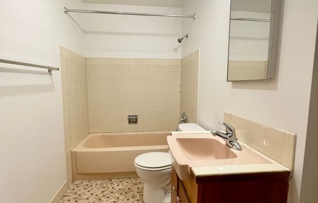 Studio, 1 bath, 464 sqft, $1,475, Unit 209