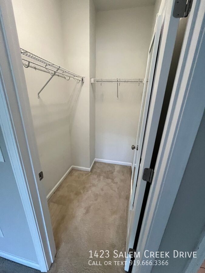 1423 SALEM CRK DR