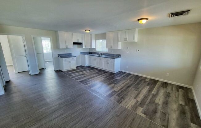 2 beds, 1 bath, $1,800, Unit Apt C