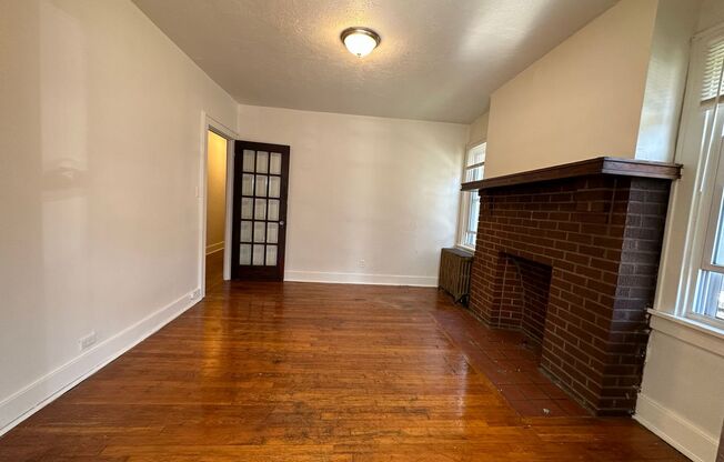 1 bed, 1 bath, $1,010, Unit 235 1/2