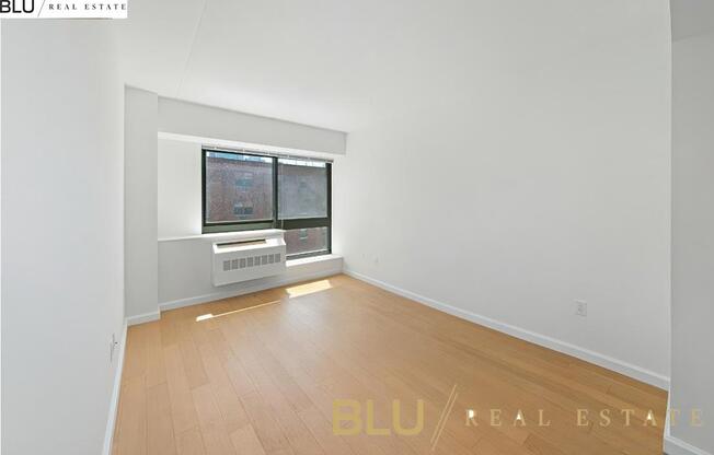 535 W 52 ST