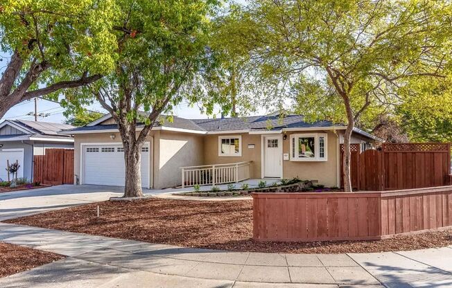 3BD/2BA – Stunning Remodel, Prime Location with Great Schools!