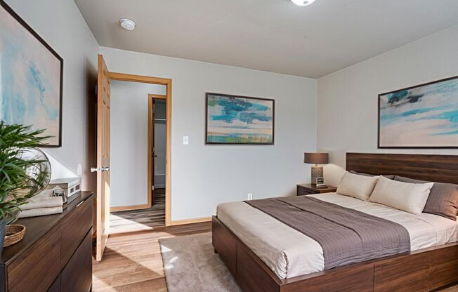 3 beds, 1.5 baths, 1,100 sqft, $1,199, Unit 247-302