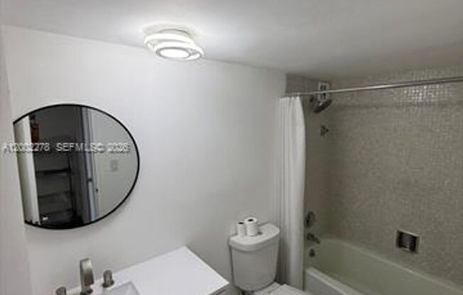 2 beds, 2 baths, 1,040 sqft, $3,600, Unit 5700 Collins Ave # 15H