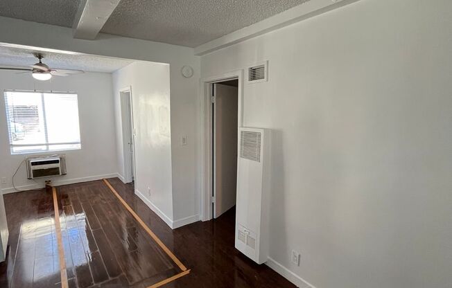 1 bed, 1 bath, $2,100, Unit Unit 4