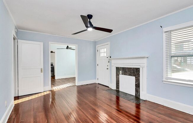 Cozy 2 Bedroom Home in Oakhurst!