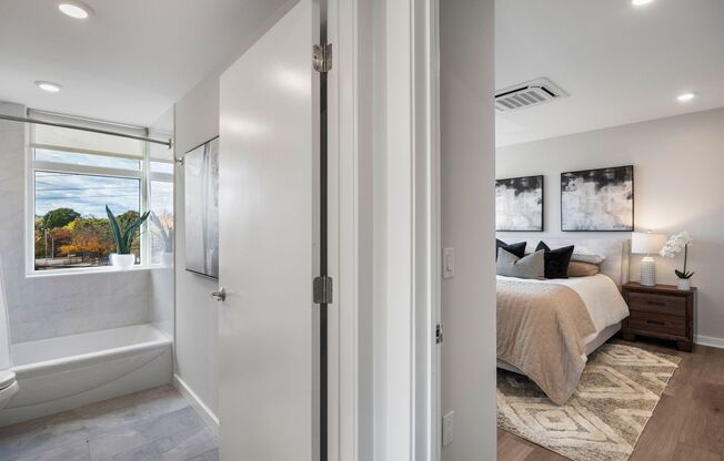 2 beds, 1 bath, 815 sqft, $2,130, Unit D215
