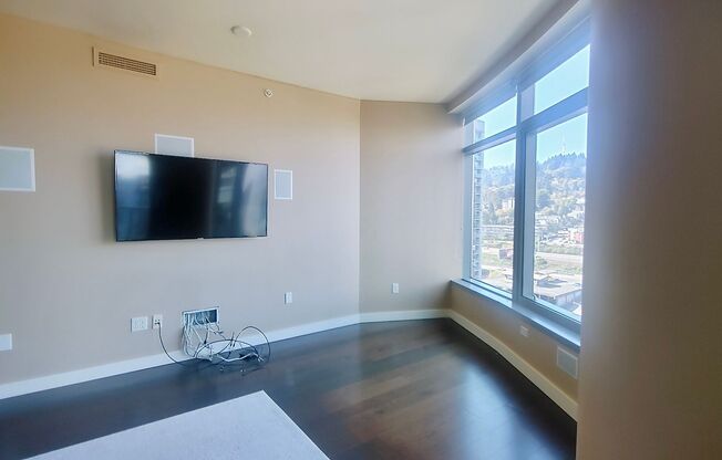 1 bed, 1 bath, $2,495, Unit UNIT 1300