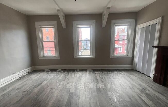 1815 LOCUST ST