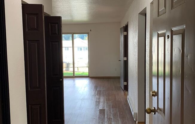 3 beds, 2 baths, 1,434 sqft, $2,450, Unit B110