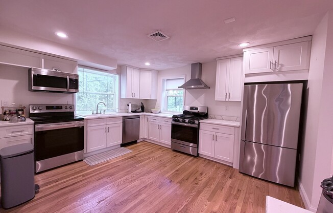 3 beds, 2 baths, 1,600 sqft, $6,300, Unit 201