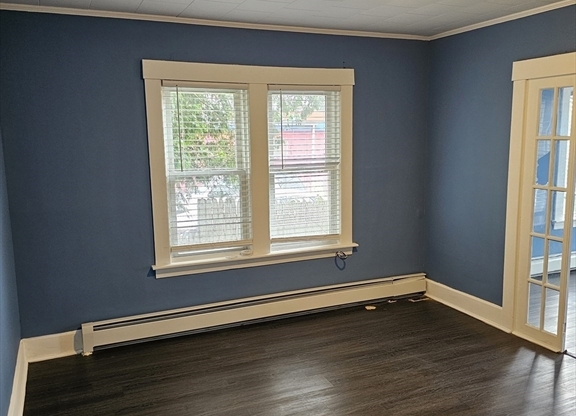 27 PLEASANT ST