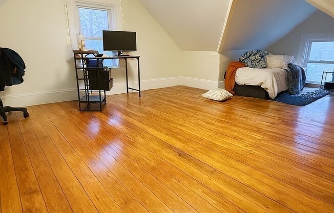 10 ELDORA ST