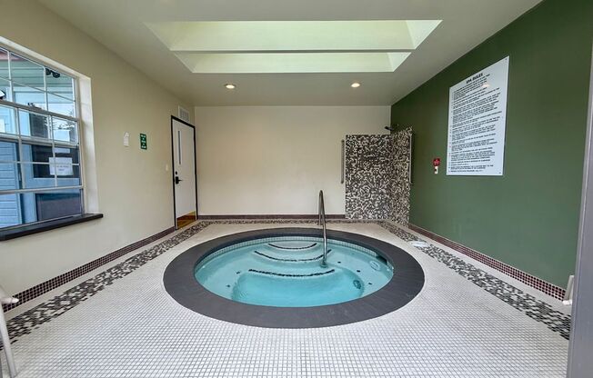 1 bed, 1 bath, 543 sqft, $1,625, Unit J203