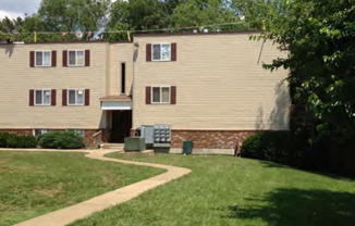 3 beds, 1 bath, 960 sqft, $1,195, Unit Mill-44