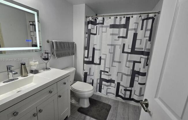 275 NE 18th St, Miami FL