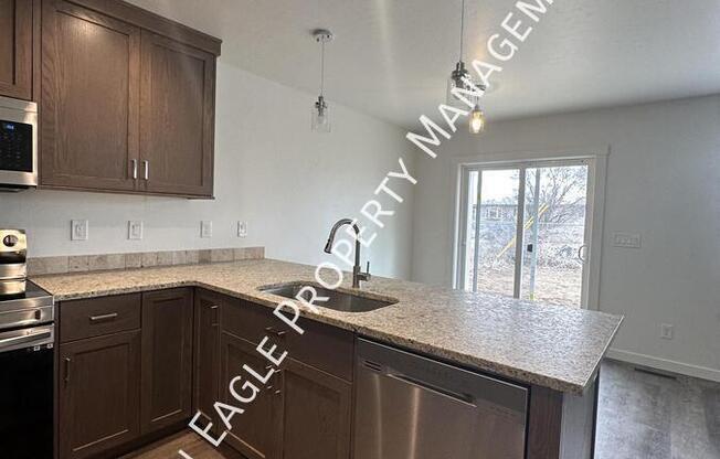 115 SHOSHONE AVE