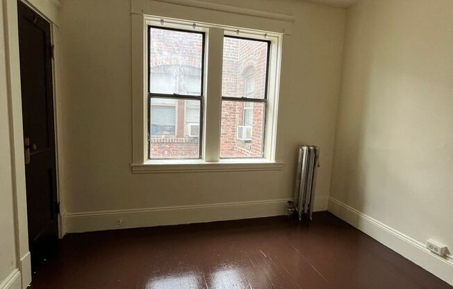 1 bed, 1 bath, $1,200, Unit 106 Lincoln Apt. 4L