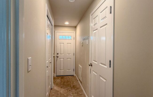 3bd/2bth North Green Lake Townhome, $3,150/mo.