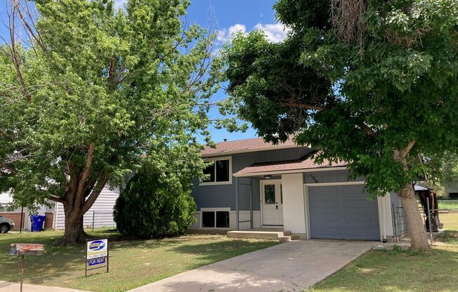 Newly Remodeled 4 Bedroom with AC!
