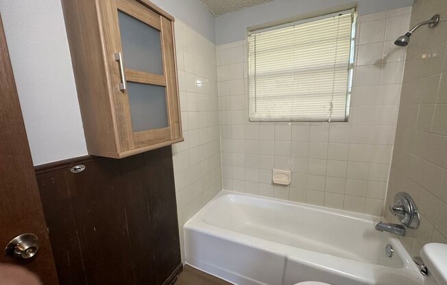 2 beds, 1 bath, $845