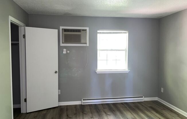 1 bed, 1 bath, 555 sqft, $700, Unit 158-FF