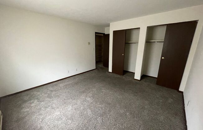 2 beds, 1 bath, 900 sqft, $1,099, Unit Unit D