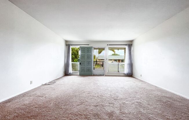 Pet Friendly 4/2 Kailua Home with Huge Yard with window A/C