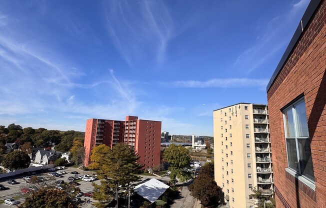 2 beds, 1 bath, 1,100 sqft, $2,400, Unit 718