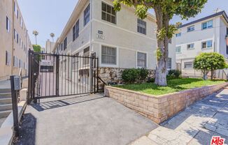 1643 N Formosa