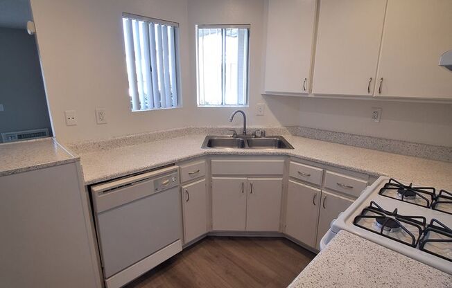 1 bed, 1 bath, 691 sqft, $2,125, Unit 475A