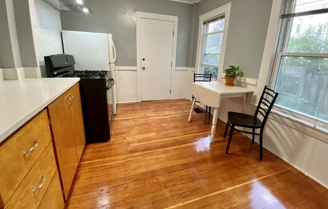 Studio, 1 bath, 500 sqft, $2,300, Unit 1R