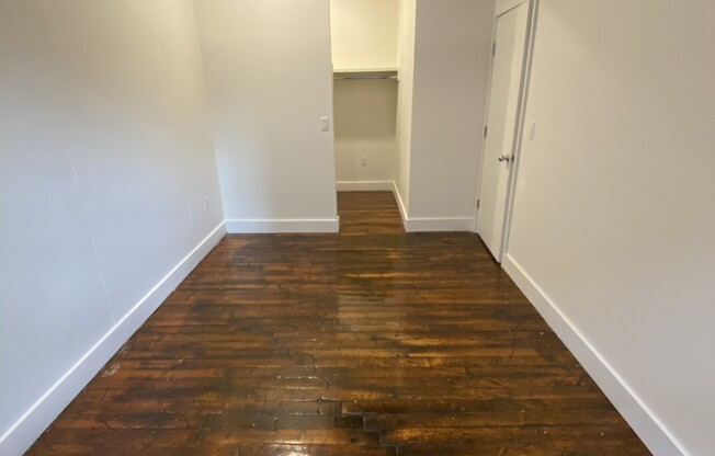 2 beds, 1 bath, 1,100 sqft, $4,300, Unit W112