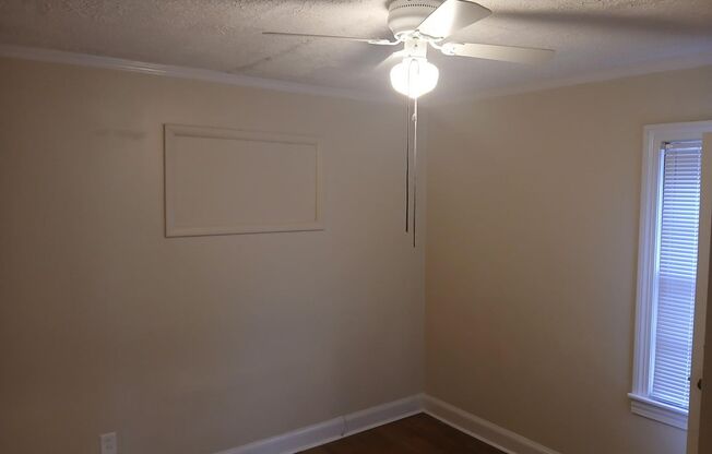 3 beds, 1 bath, $1,150