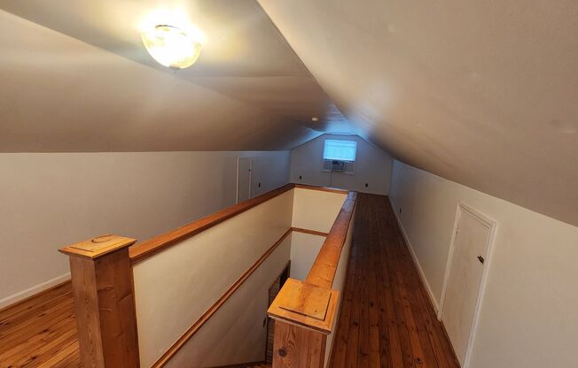 2 beds, 1 bath, $1,595