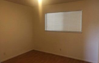 2 beds, 1 bath, $2,500, Unit 9