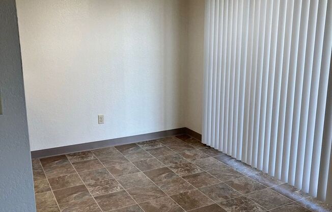 1 bed, 1 bath, 660 sqft, $1,050, Unit 03