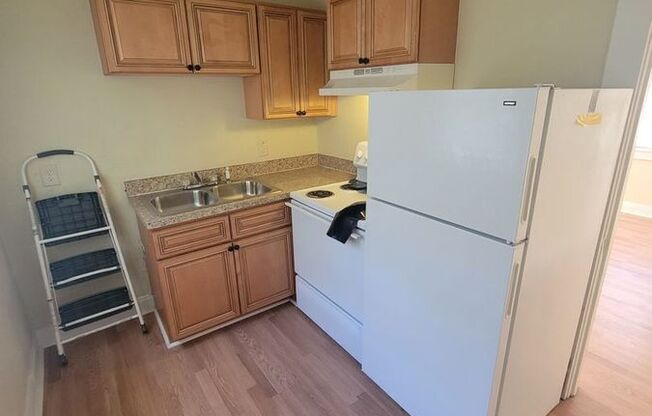 7211 N 10 ST