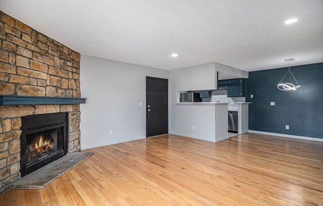 Beautifully Renovated 3-bedroom 2 Bathroom in Robinwood!