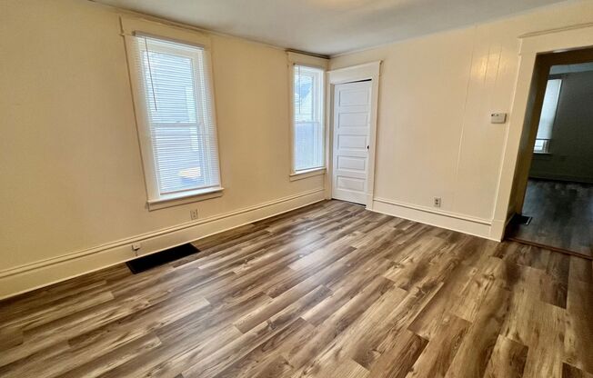 44 Vandine NE- Midtown! Water included. Washer/dryer hook up.