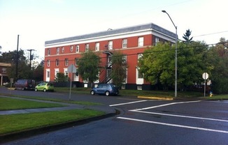 Spacious 2 Bedroom 1 Bath Apartment