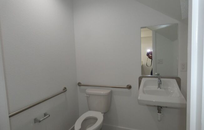 2 beds, 1.5 baths, $2,295, Unit 6