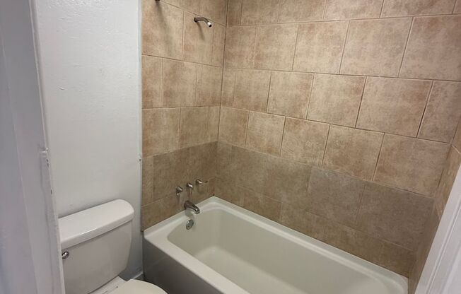 1 bed, 1 bath, 530 sqft, $1,050, Unit 227
