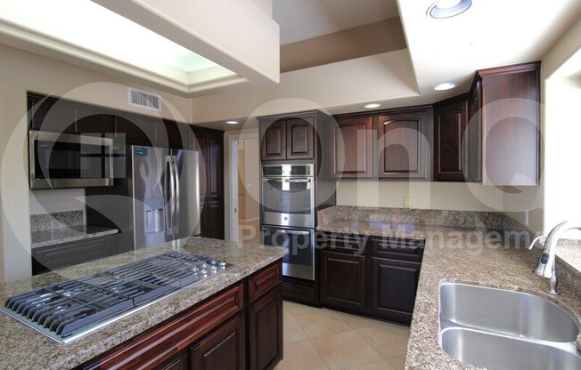 10922 E BELLA VIS DR