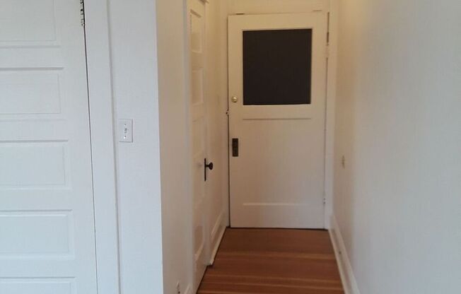 Studio, 1 bath, 400 sqft, $1,325, Unit 06