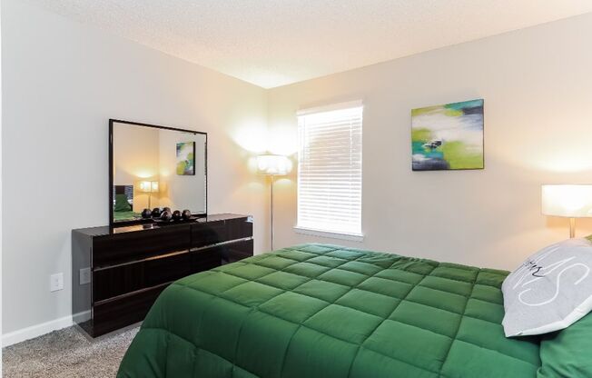 1 bed, 1 bath, 709 sqft, $899
